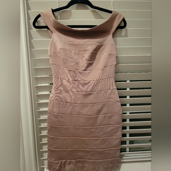 Dress - Picture 1 of 5